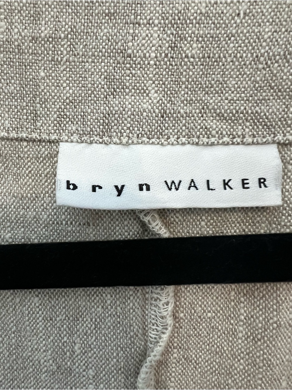 bryn Walker Taupe Button-Front Relaxed V-Neck Top 100% linen - Picture 5 of 9